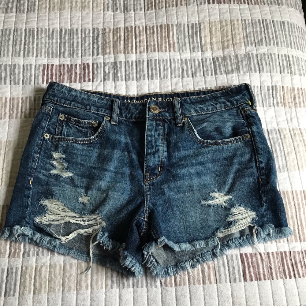 American Eagle Tom girl midi shorts